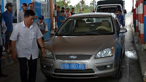 Tài xế xe biển xanh phản đối BOT Sóc Trăng nhận sai