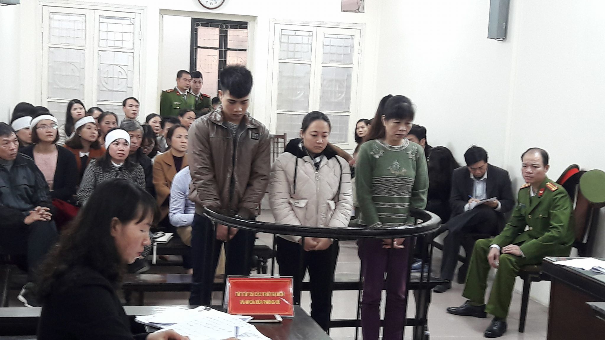 Vụ cháy karaoke 13 người chết: Tòa trả hồ sơ để điều tra bổ sung