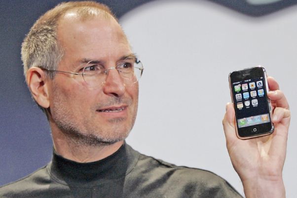 Apple liên tục “tự bắn vào chân” dưới thời CEO Tim Cook