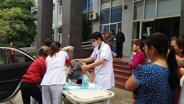 Ca sinh non kỳ diệu trên taxi của thai phụ khuyết tật