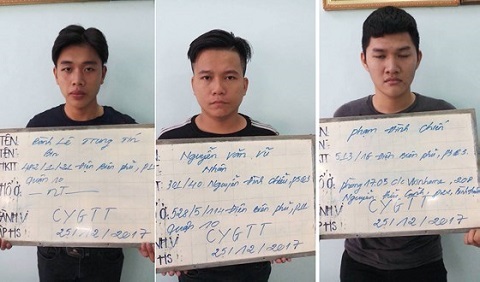 Băng giang hồ xông vào trụ sở cảnh sát đánh người bất tỉnh