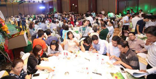 Chen chân đặt mua dự án Dragon Village