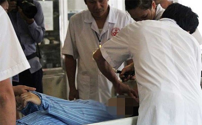 Người nghiện Facebook ùn ùn nhập viện tâm thần