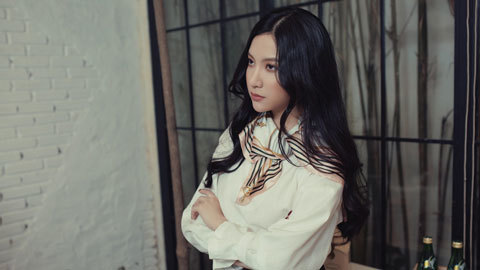 Hạnh Sino tung MV chào năm mới và nhận 'sai'