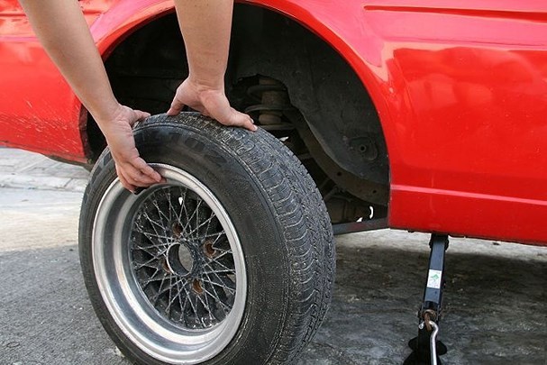 Cách xử lý 10 sự cố thường gặp khi lái xe ô tô