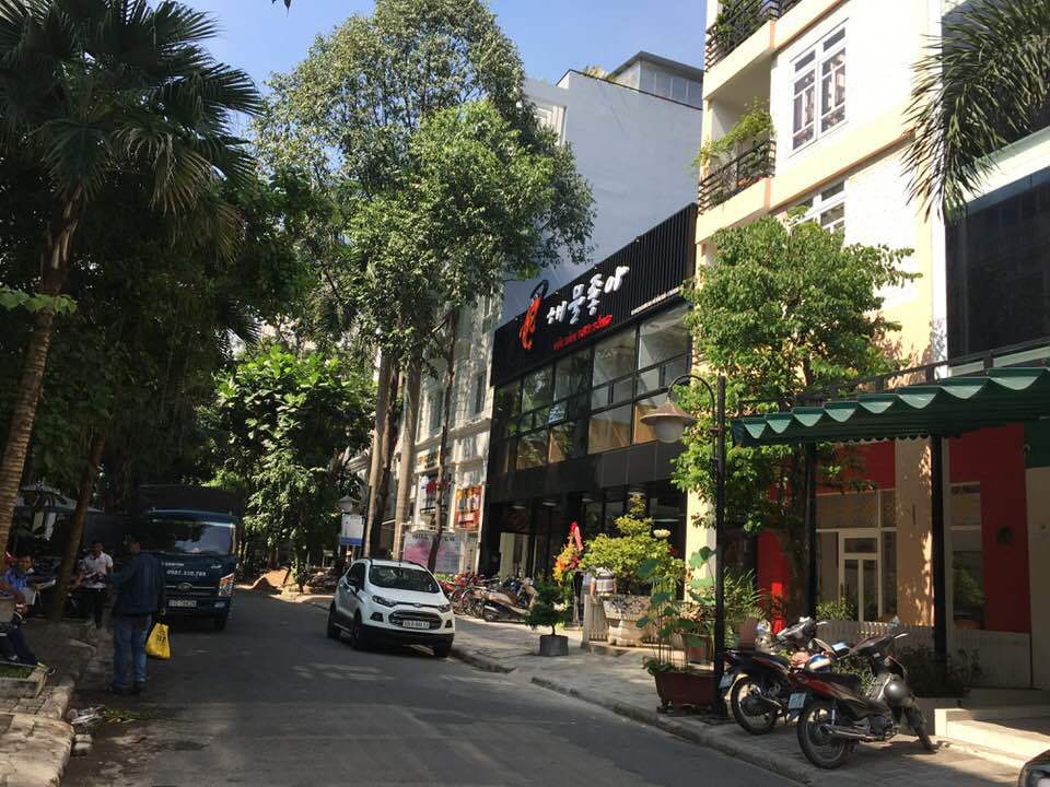 Hàng quán nhếch nhác bủa vây đô thị kiểu mẫu Phú Mỹ Hưng