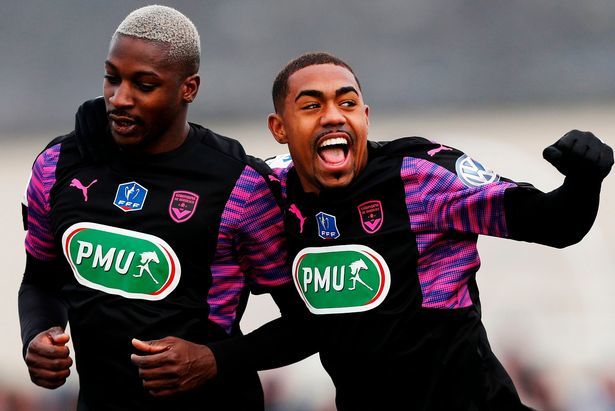 Arsenal lao vào tranh cướp Malcom với MU