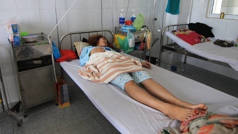 Cách chức Bí thư xã Tam Lộc đánh vợ nhập viện