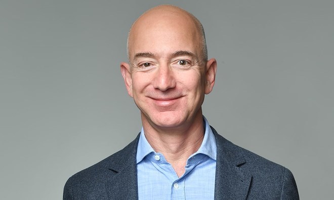 Ông chủ của Amazon Jeff Bezos trở thành tỷ phú giàu nhất lịch sử