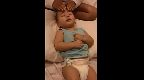 Con trai Thảo Trang gây sốt với vẻ ngoài cực đáng yêu