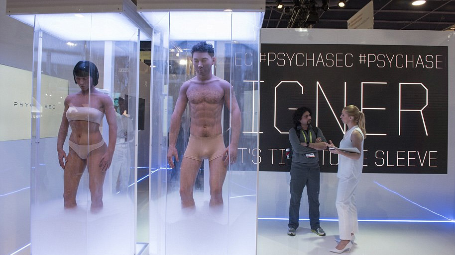 Tranh cãi quanh gian hàng giúp người bất tử ở CES 2018