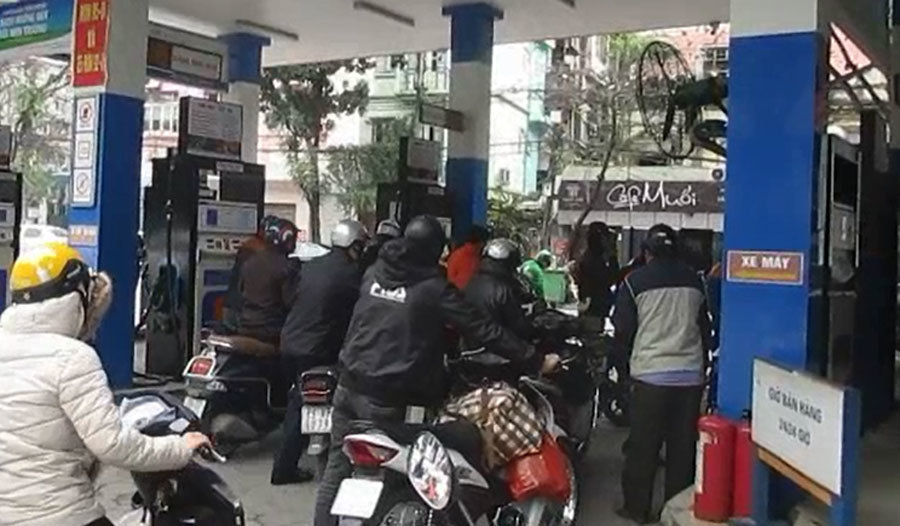 Toàn cảnh sự việc khách hàng bức xúc 'đổ gần 80l vào bình xăng 70l'