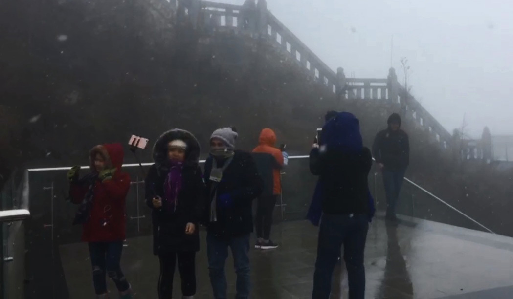 Tuyết rơi Fansipan