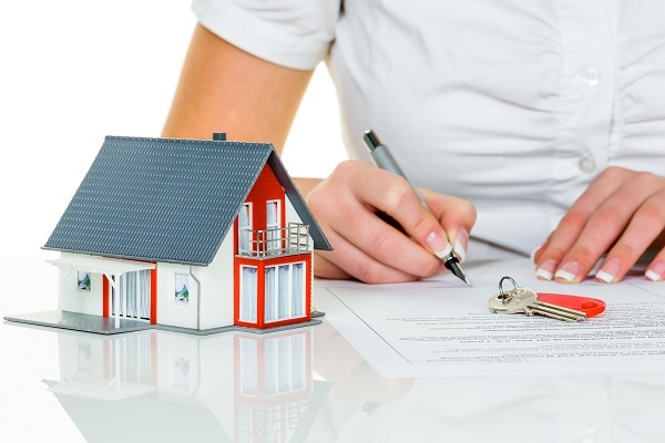 Vợ cũ của chồng có quyền ngăn cản bán nhà?