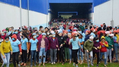 Công nhân đồng loạt nghỉ việc vì thưởng Tết thấp