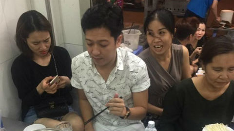 Nhã Phương nhăn nhó đi ăn cùng Trường Giang sau nghi án chia tay