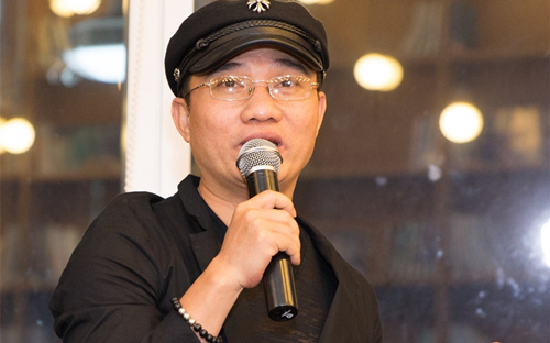 Quang Linh khen Hồ Trung Dũng có văn hoá từ cử chỉ đến ăn uống