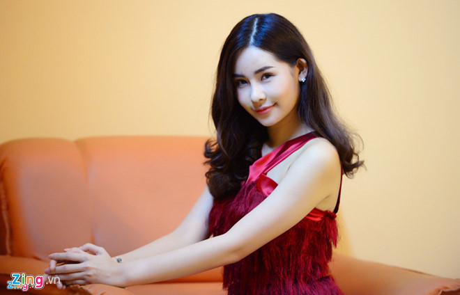 Hoa hậu Đại dương Ngân Anh bất ngờ trước đề nghị tước vương miện