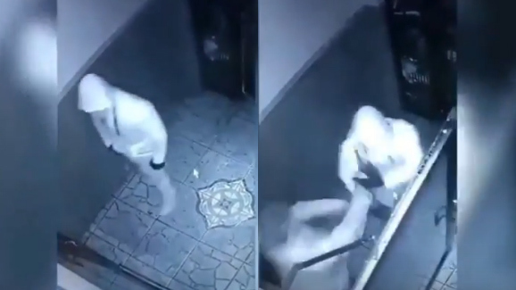 Rút súng chưa kịp hành động, tên cướp bị trận đòn tơi tả