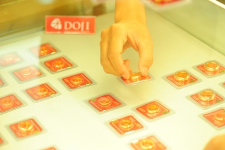 Giá vàng hôm nay 14/1: Chạm ngưỡng 37 triệu/lượng