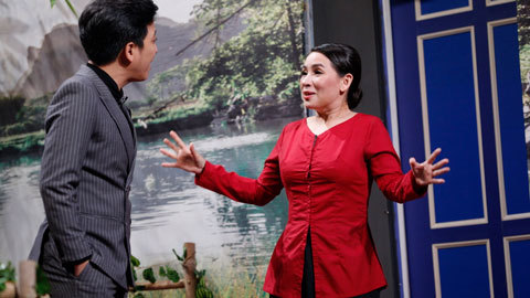 Phi Nhung hoá mẹ chồng hổ báo nhất hệ mặt trời