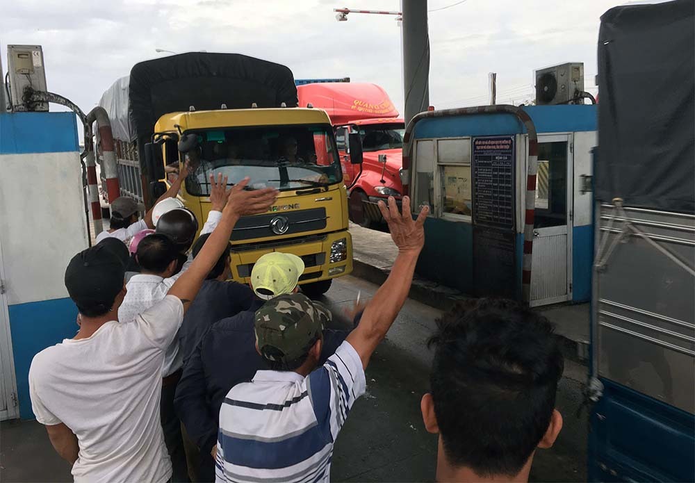 Tài xế dùng tiền lẻ, BOT Sông Phan lại 'thất thủ'