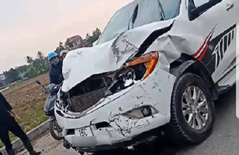 Đâm 2 nữ sinh tử vong, ô tô bỏ chạy gây tai nạn liên tiếp