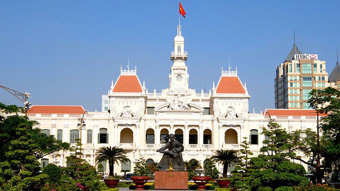 Bắt buộc bố trí nhân sự lãnh đạo không phải người địa phương