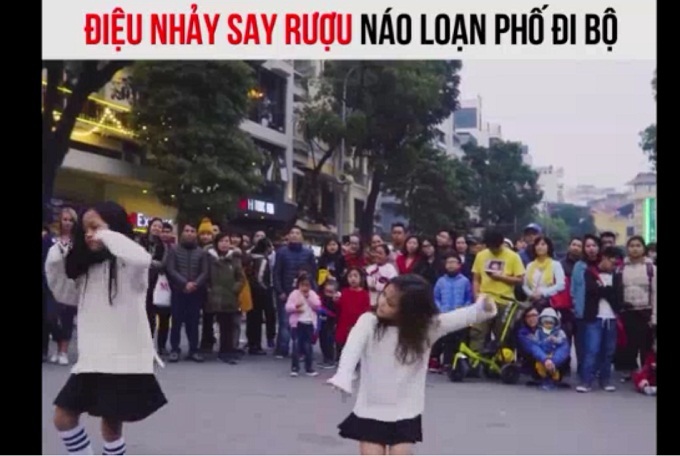 3 cô bé với 'điệu nhảy say rượu' xôn xao phố đi bộ Hà Nội