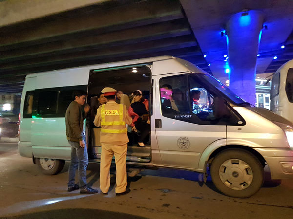 Quy định mới siết 'xe dù' trá hình xe hợp đồng