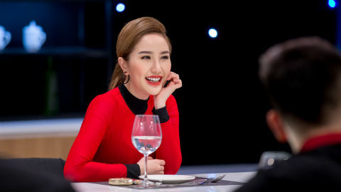 Đầu bếp đẹp trai ‘bế tắc’ trước tủ lạnh của Bảo Thy, Kimmese