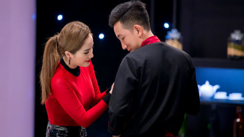 Đầu bếp Ngọc Anh hoang mang trước tủ lạnh của Bảo Thy: