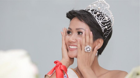Tân Hoa hậu H'Hen Niê mở lại facebook sau 1 tuần tuyên bố hạn chế dùng mạng xã hội