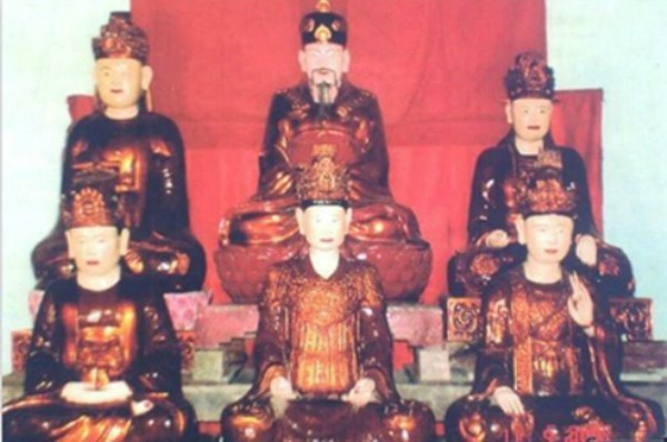 Ai không mang họ Trần nhưng làm vua nhà Trần?