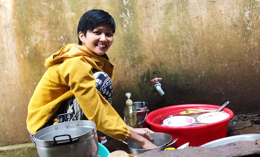 Ảnh quá khứ của Hoa hậu Hoàn vũ H'Hen Niê lại gây chú ý