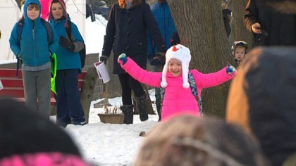 Hành động rơi nước mắt của nhà trường với cô bé ung thư