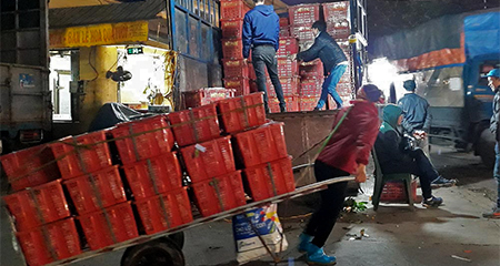 Yêu cầu bất ngờ của bà chủ trẻ sành điệu khiến người phu xe câm lặng