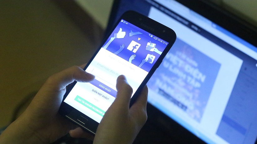 Vĩnh Long yêu cầu theo dõi học sinh vào Facebook, Zalo