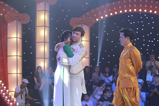 Cuộc sống nghèo khó của nữ sinh thắng 100 triệu Thách thức danh hài