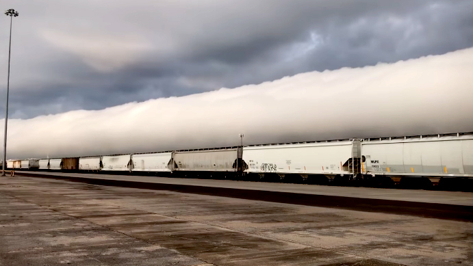 Hình ảnh kỳ lạ, đoàn tàu