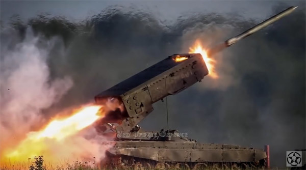 Uy lực chết người của cỗ máy phun lửa tối tân Nga