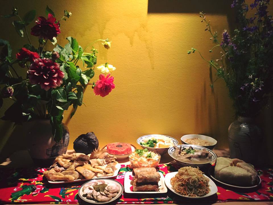 Lặng người trước mâm cơm sáng mùng 1 Tết ở nhà đại gia phố núi