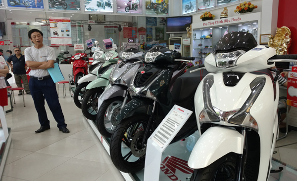 Cận Tết, xe máy bị 'thổi giá' cả chục triệu đồng