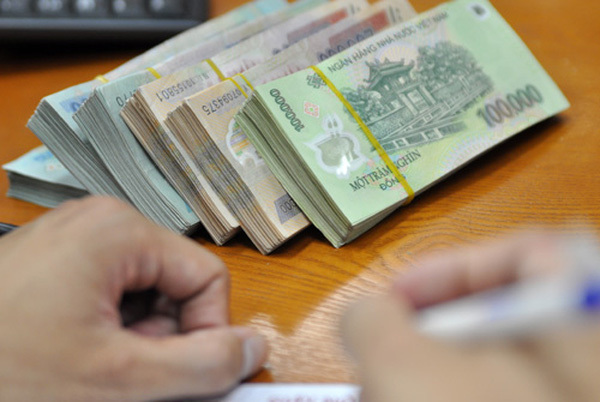 Vẫn đi làm nhưng muốn được hưởng trợ cấp thất nghiệp