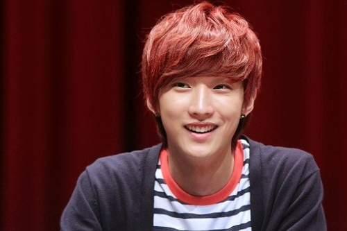 toc nam nhuom mau nau do