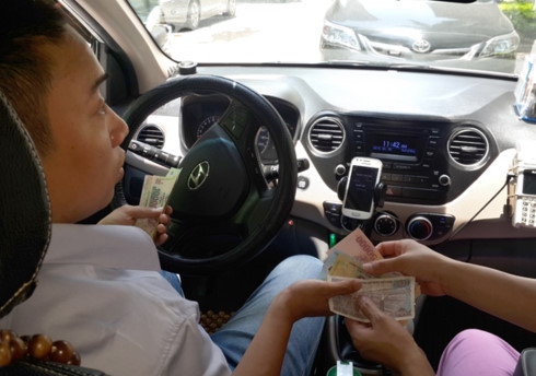 Giám đốc Sở GTVT Hà Nội: Uber, Grab phải công khai giá cước