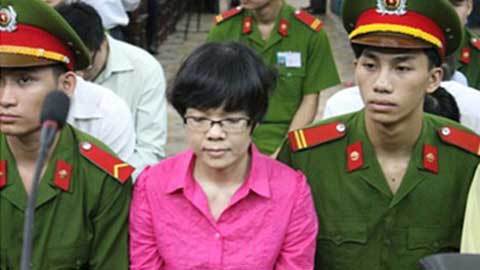 ‘Siêu lừa’ Huyền Như hầu tòa đến 27 Tết