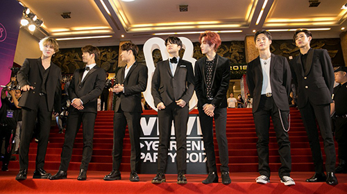 Xuất hiện cực điển trai, nhóm nhạc GOT7 khiến fan Việt náo loạn