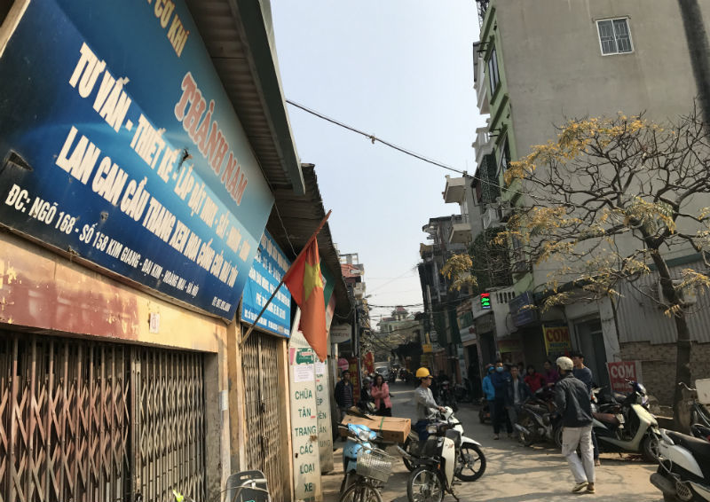 Lấy đường làm nhà: 'Đúng quy trình' dân vẫn bức xúc