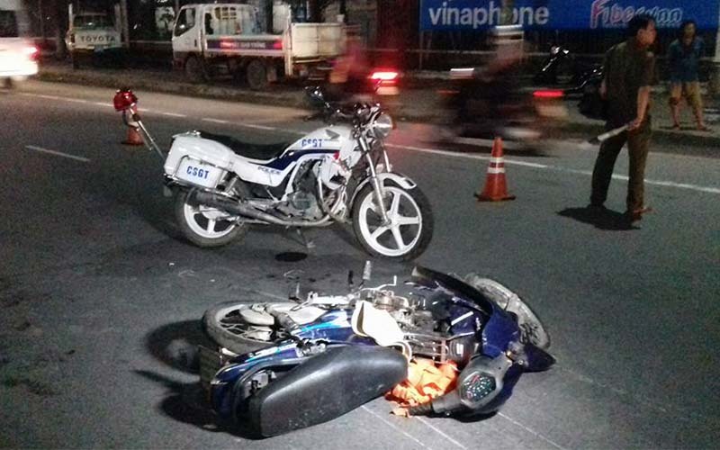 Truy đuổi đối tượng vi phạm, xe CSGT tông chết người